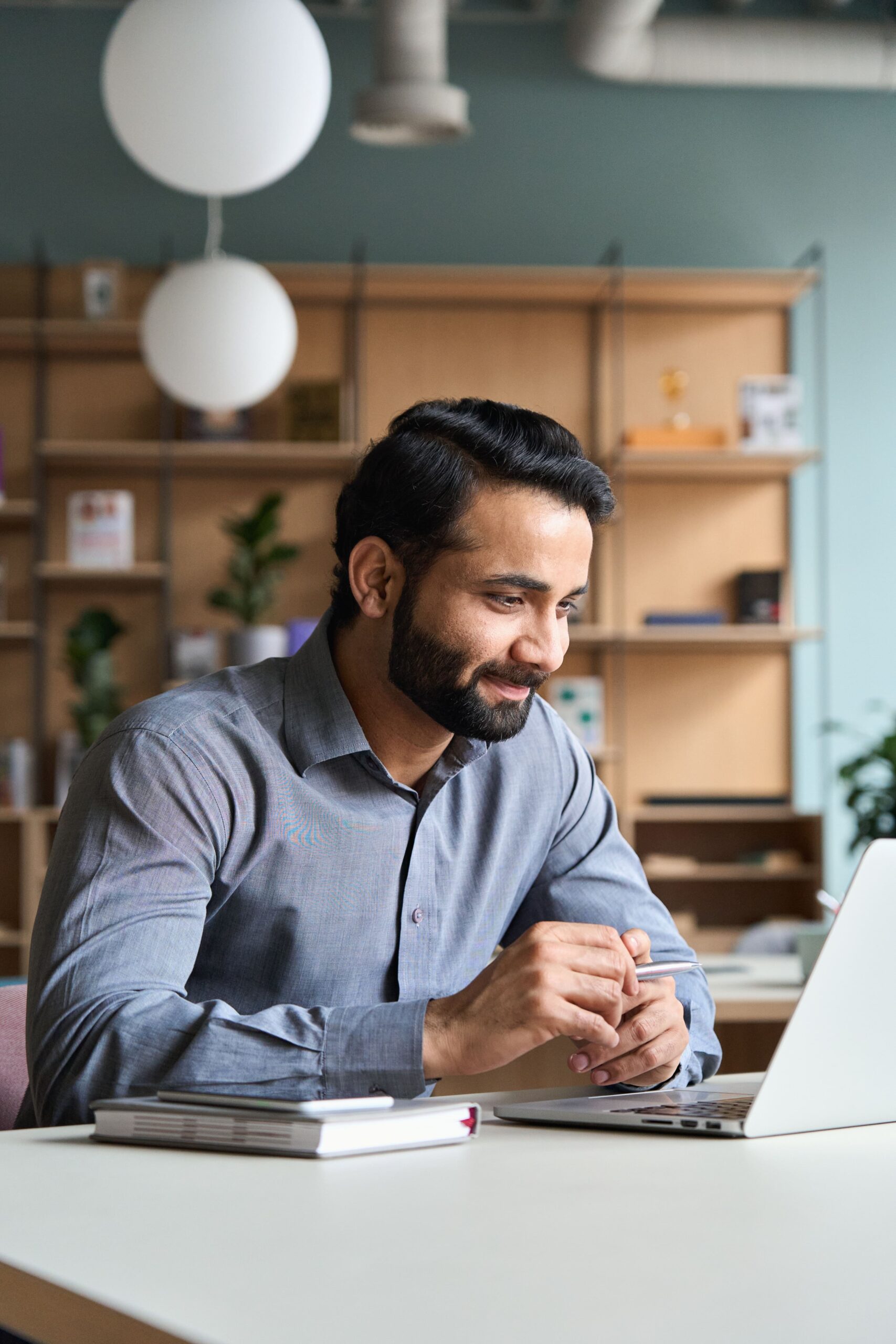 iStock-1309489744-min Man using our virtual iop programs